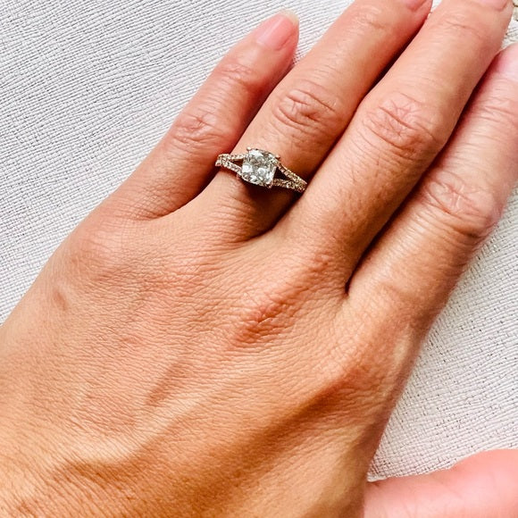 C.G.L certified 1.5 CTTW Natural Diamond Ring image 10