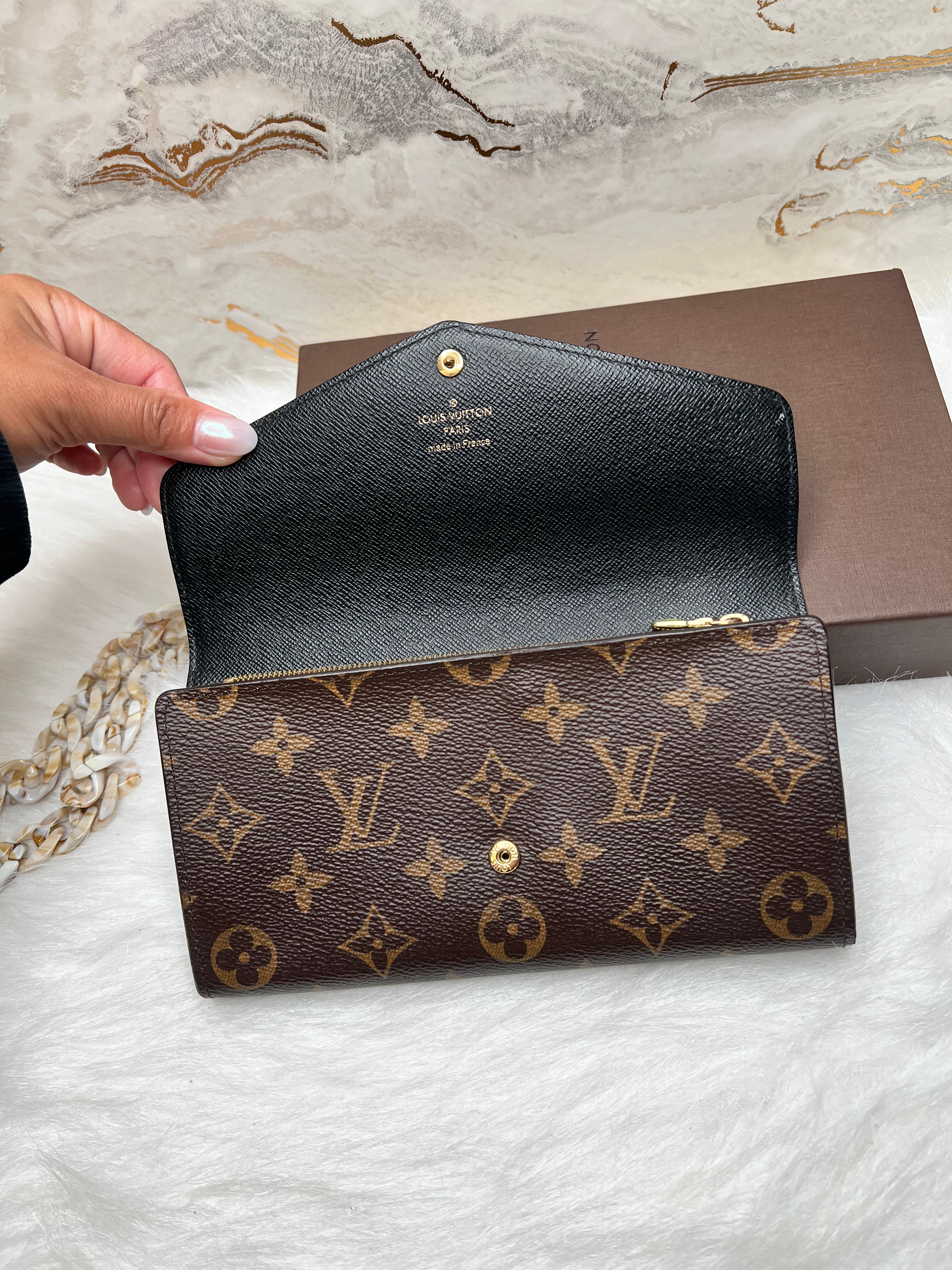 LV reverse mono wallet image 5