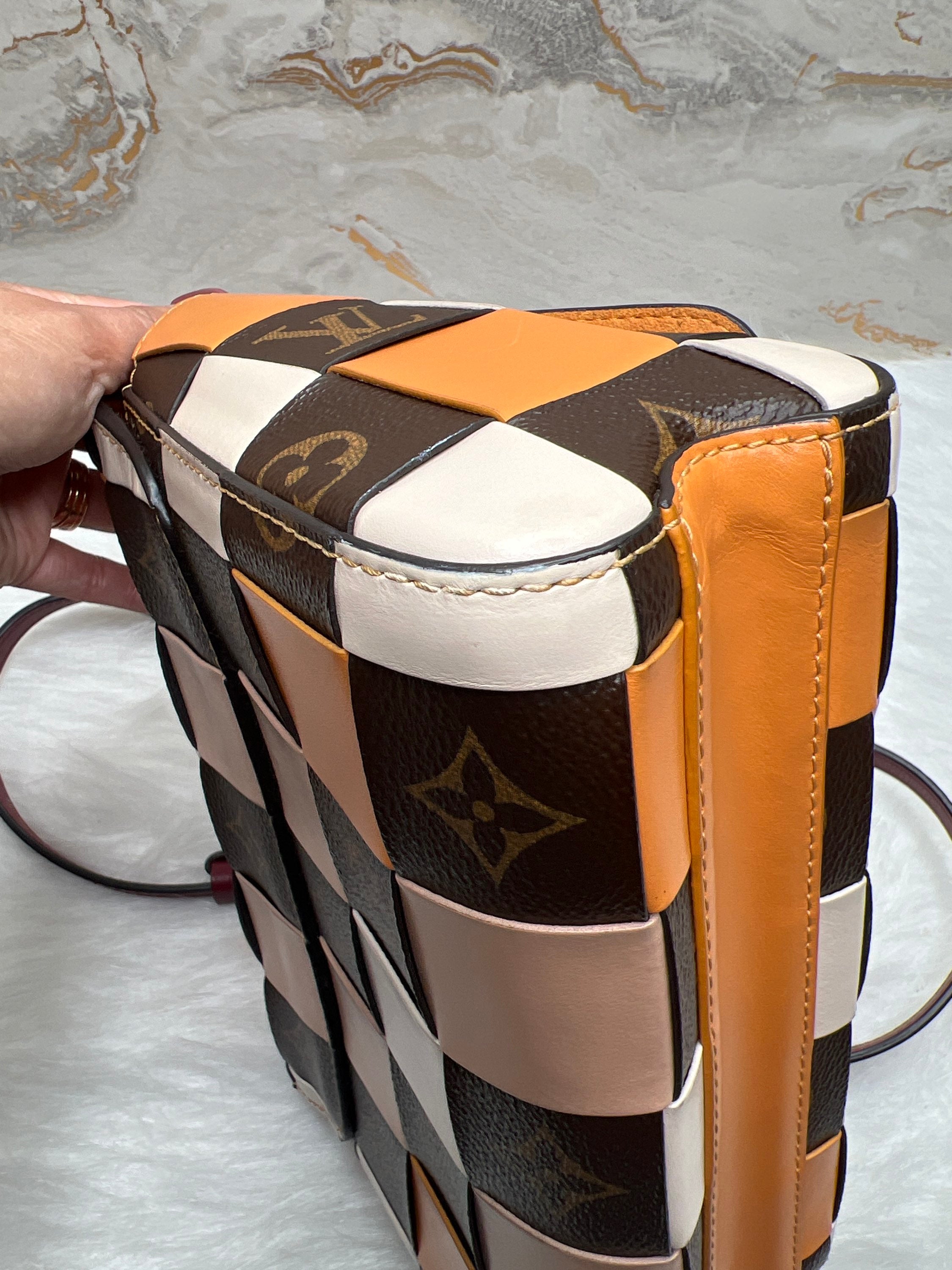 Limited Edition LV Twist MM image 3