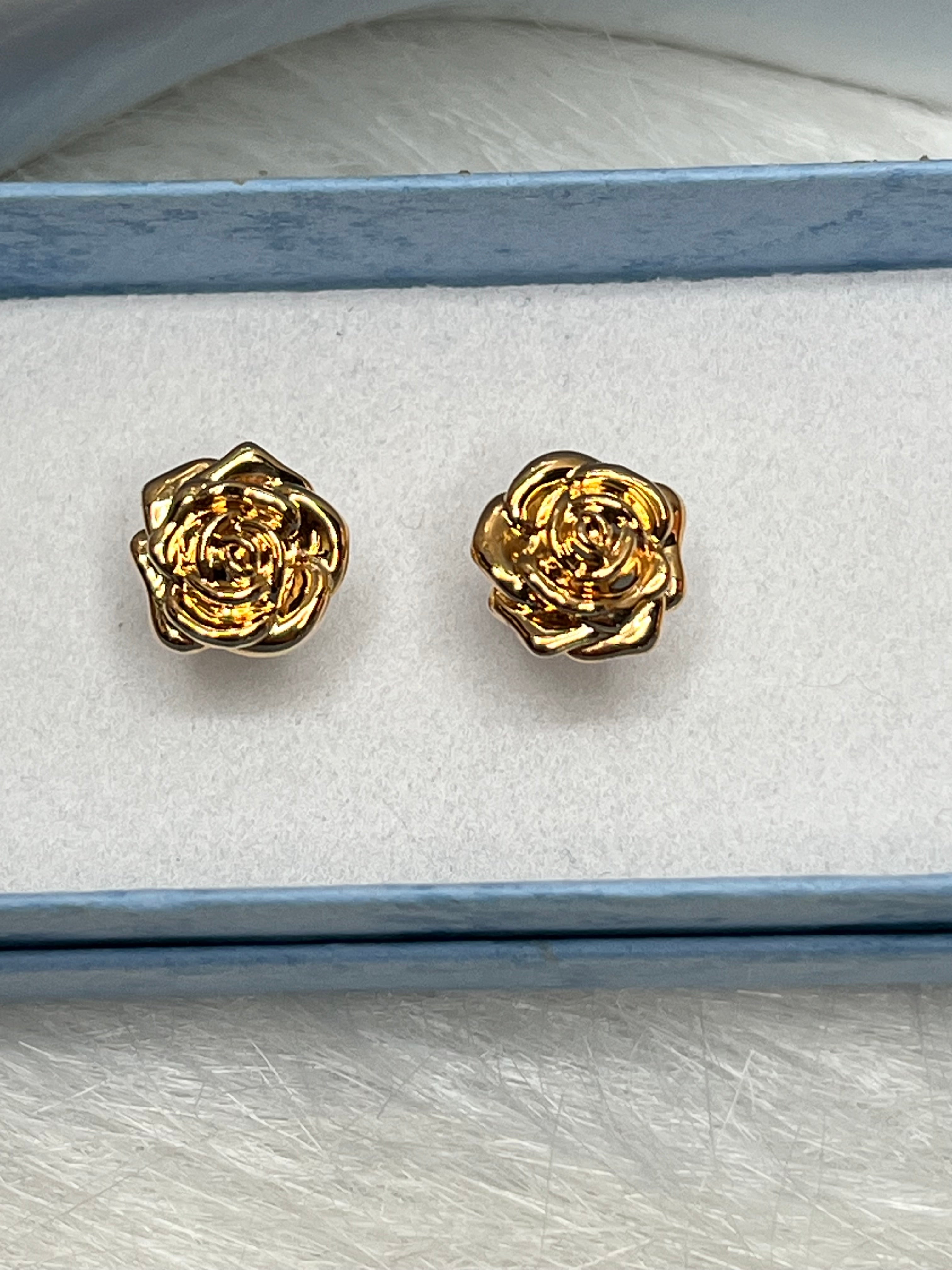K18 Yellow Gold Camellia Earrings