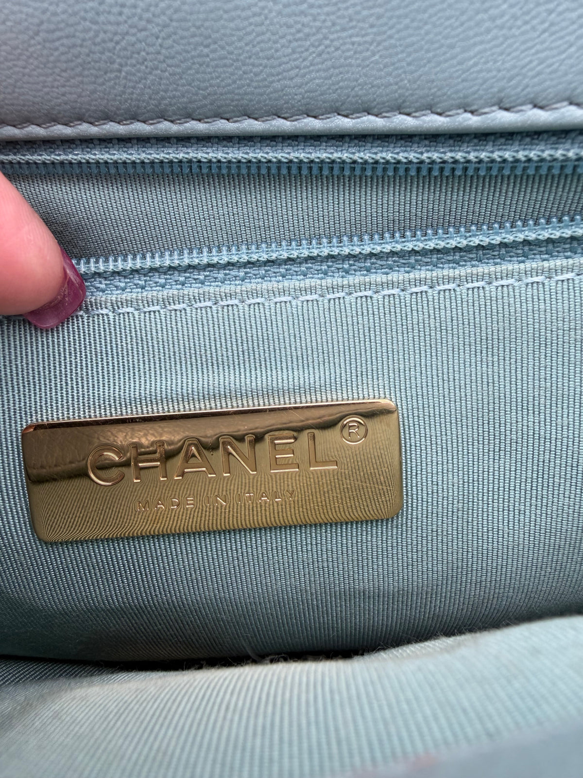 Small Chanel 19