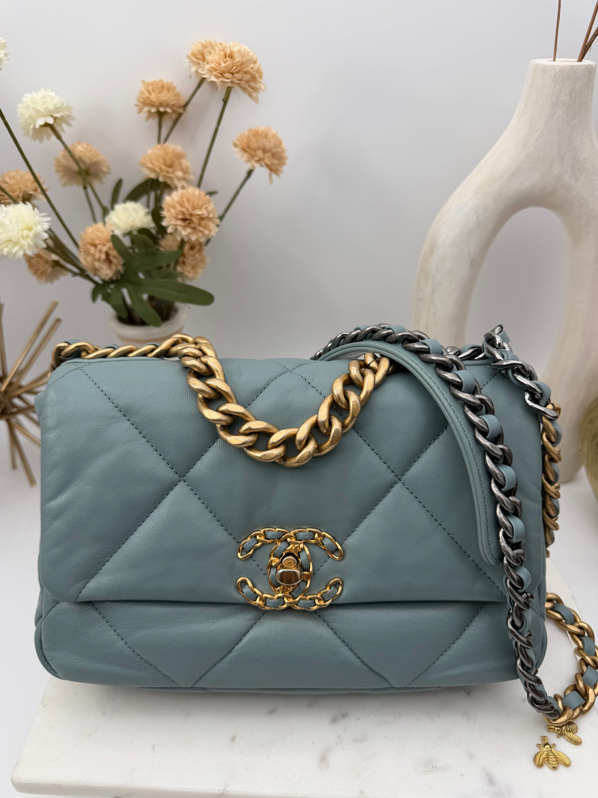 Small Chanel 19