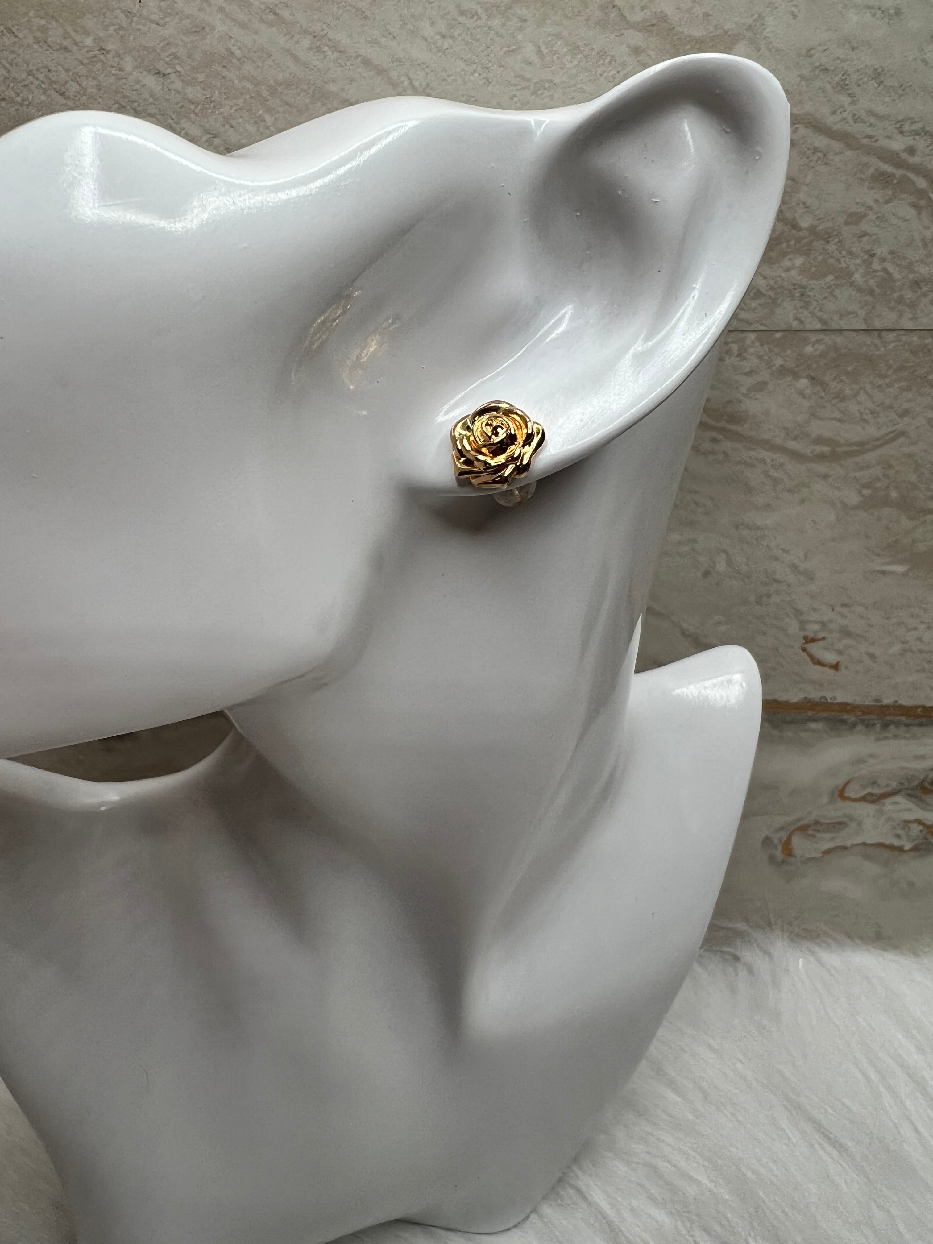 K18 Yellow Gold Camellia Earrings