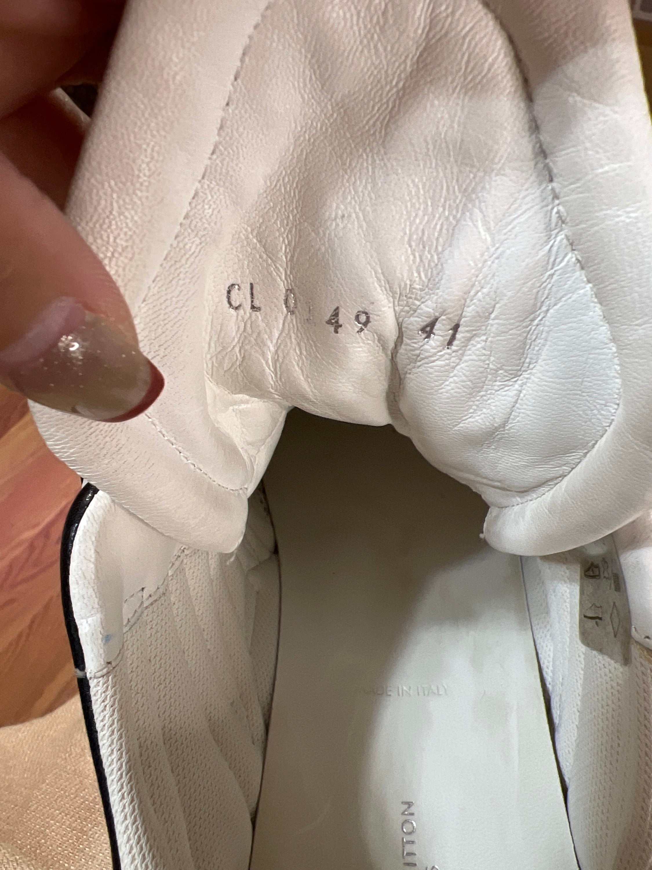 LV Archlight Sneakers Size 41 image 5