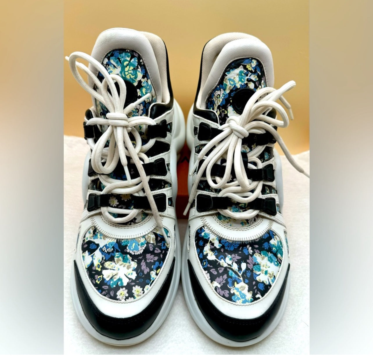 LV Archlight Sneakers Size 41 image 3