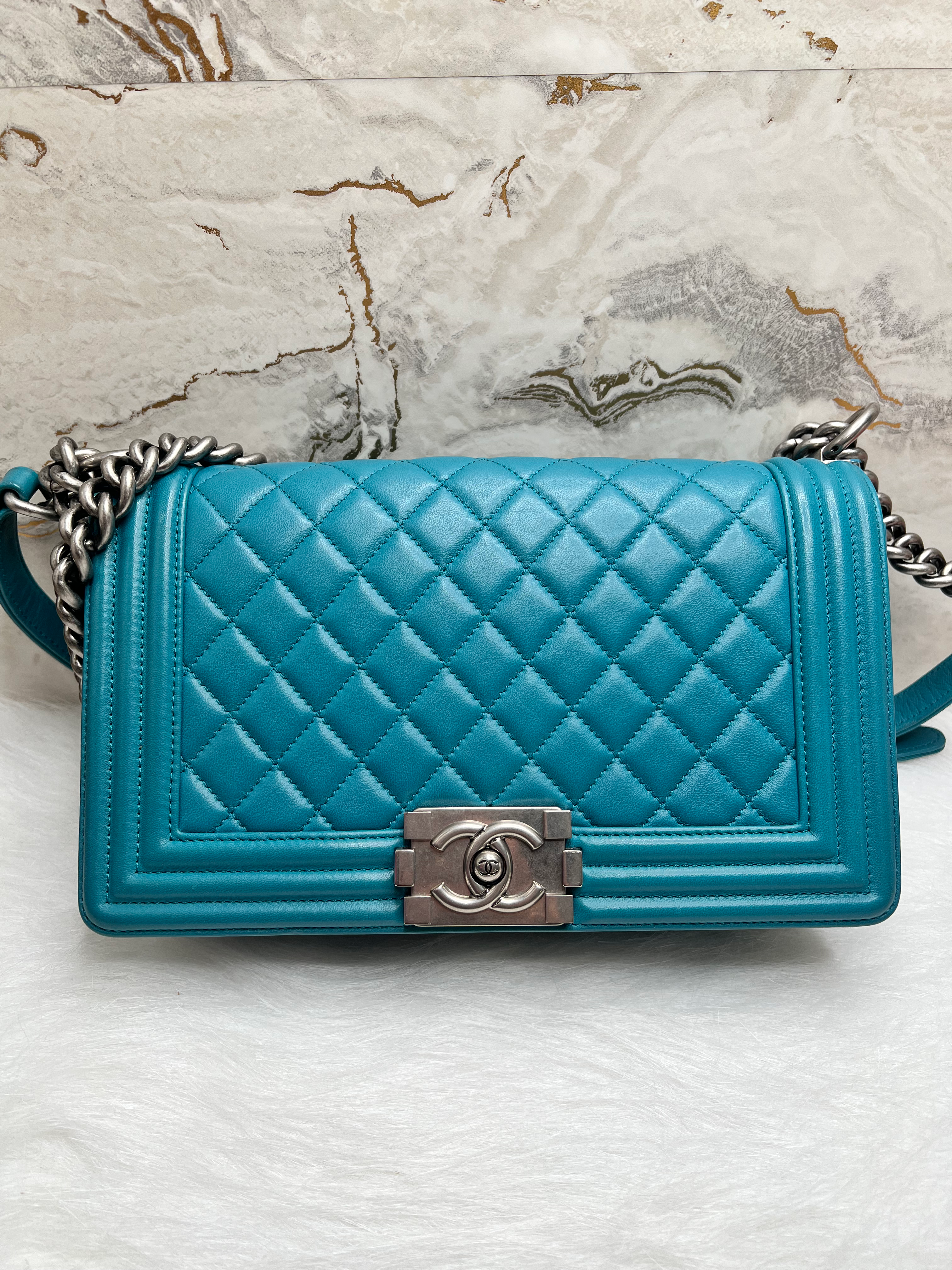 Old Medium Chanel Boy Bag Lambskin image 0