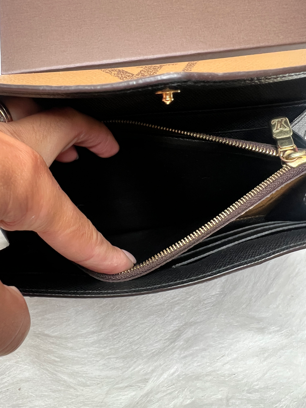 LV reverse mono wallet image 7
