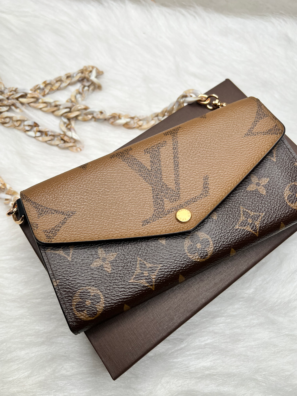 LV reverse mono wallet image 1
